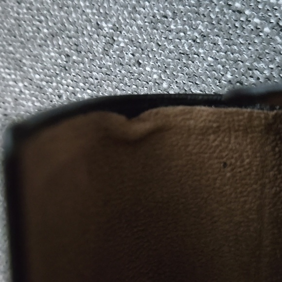 BURBERRY BLACK EMBOSSED PEBBLE LEATHER SUNGLASSES CASE. GLASSES NOT INCLUDED. - Picture 8 of 10